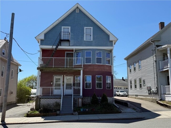 550 Winter St in Woonsocket, RI - Building Photo - Building Photo