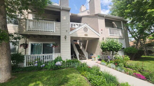 property at 4915 Twin Lakes Rd