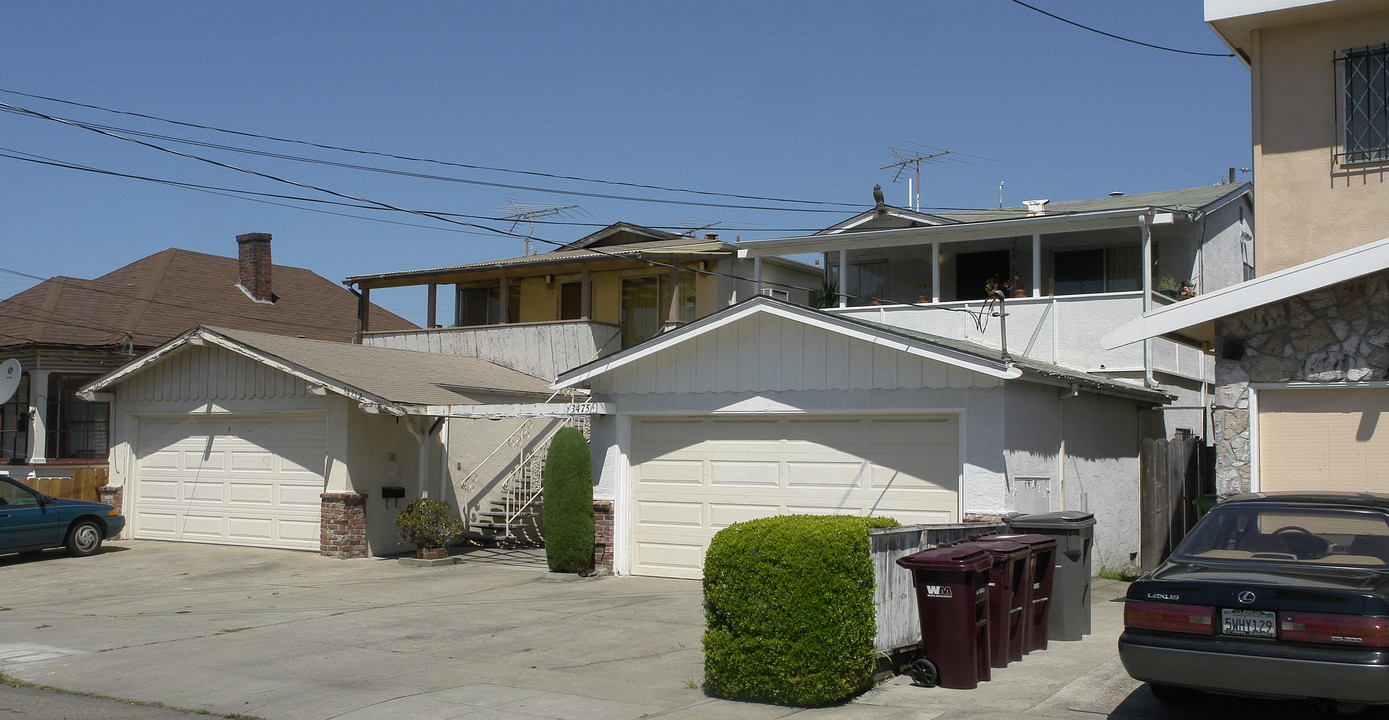 3471-3475 39th Ave in Oakland, CA - Building Photo