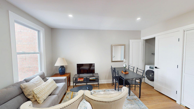 1825 Providence St NE, Unit #4