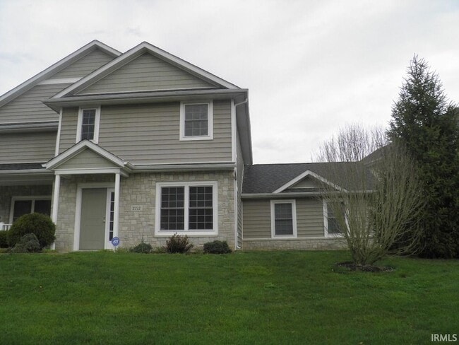 property at 2712 E Bressingham Wy