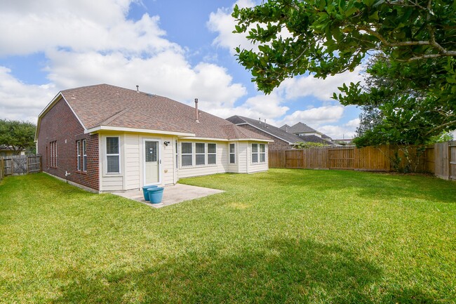 12104 Dawn Mist Ct in Pearland, TX - Building Photo - Building Photo