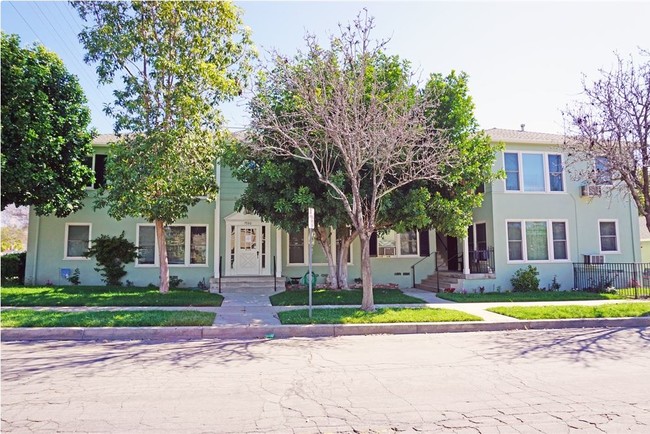 1920 W Verdugo Ave in Burbank, CA - Building Photo - Building Photo