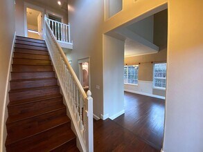 16887 NW Paddington Dr in Beaverton, OR - Building Photo - Building Photo