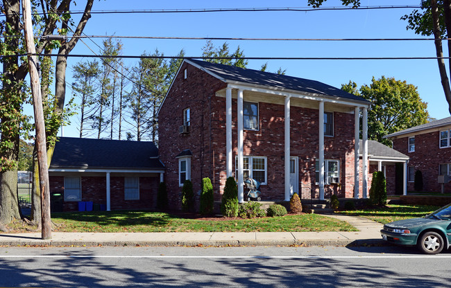 935-945 Smith St in Providence, RI - Building Photo - Building Photo