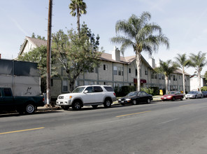 The Fountains in Panorama City, CA - Building Photo - Building Photo