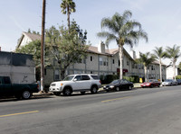 The Fountains in Panorama City, CA - Foto de edificio - Building Photo