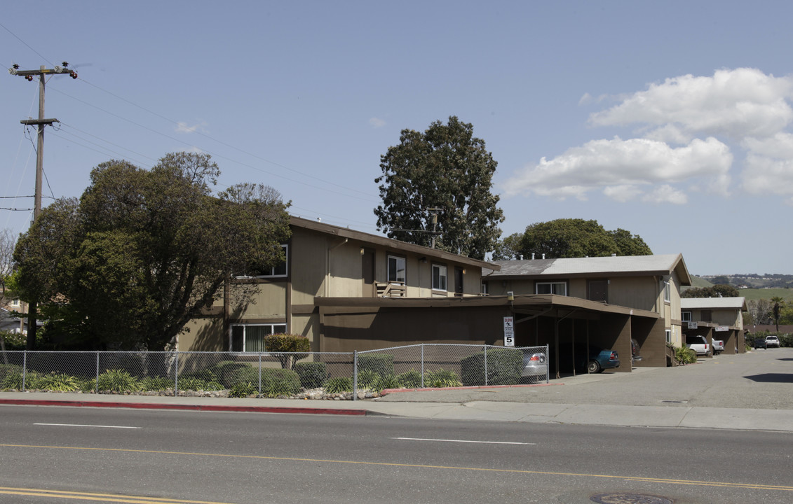 Ponderosa Apartments in Hayward, CA - Building Photo