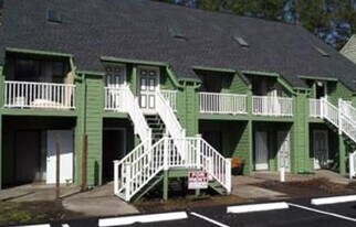 411 Cambridge Cir in Murrells Inlet, SC - Building Photo