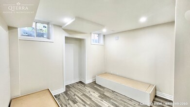 2 Lackington St in Brampton, ON - Building Photo - Building Photo