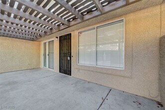 1812 Plum Ct in Henderson, NV - Building Photo - Building Photo