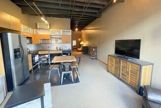 1120 E Cliff Ave in Tacoma, WA - Building Photo - Building Photo