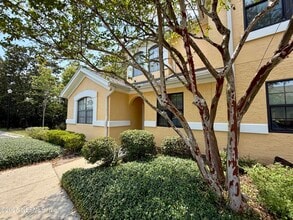 1911 Vista Cove Rd in St. Augustine, FL - Foto de edificio - Building Photo