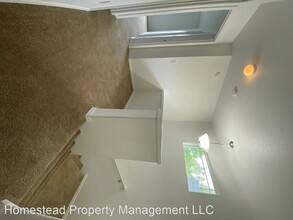 1408 Falcon Loop in Independence, OR - Building Photo - Building Photo