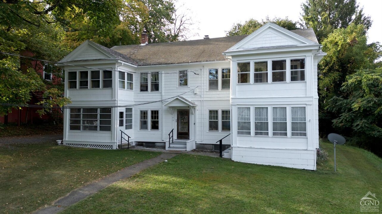 20 Church St in Philmont, NY - Building Photo