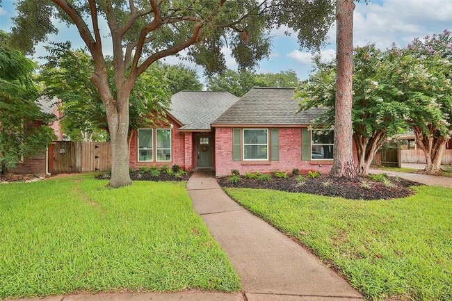 property at 16011 Country Bend Rd