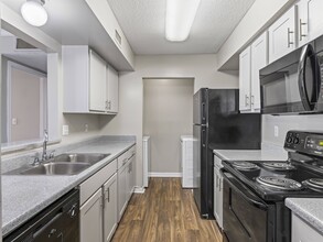 Park at Meadow Ridge in Montgomery, AL - Building Photo - Building Photo