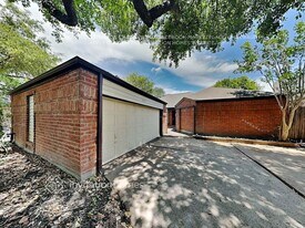 2227 Briarwest Blvd in Houston, TX - Building Photo