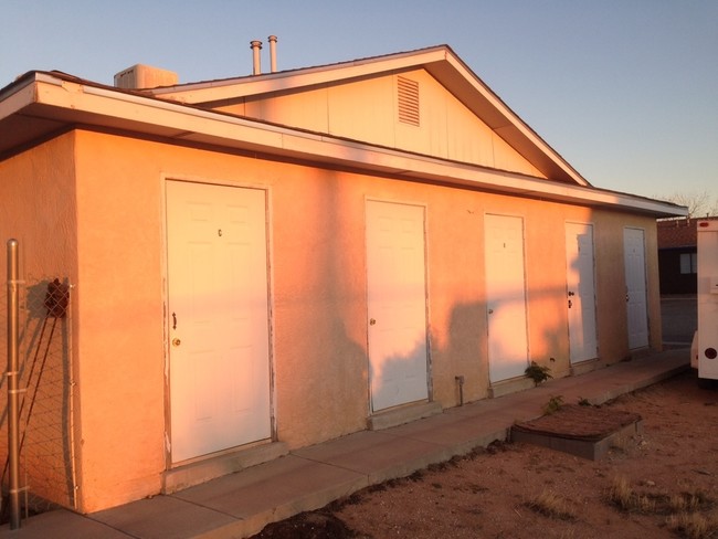 483 Vancouver Rd SE in Rio Rancho, NM - Foto de edificio - Building Photo