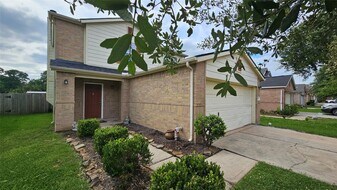 22135 Greengate Dr in Spring, TX - Building Photo