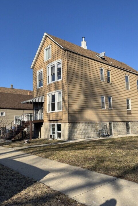 4555 S Francisco Ave in Chicago, IL - Building Photo