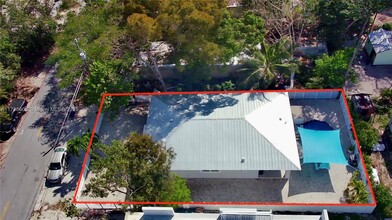 730 Largo Rd in Key Largo, FL - Building Photo - Building Photo