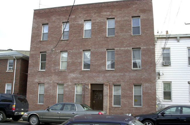 36 Cambridge Ave in Jersey City, NJ - Building Photo - Building Photo