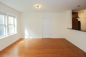 3820 N Sheffield Ave, Unit 1E in Chicago, IL - Building Photo - Building Photo