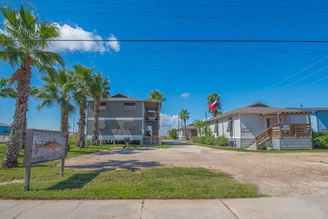 1600 S Station St in Port Aransas, TX - Building Photo - Building Photo