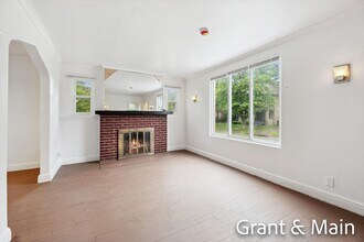 19250 Charest St in Detroit, MI - Building Photo - Building Photo