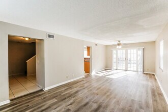 3231 Ensenada Way in Miramar, FL - Building Photo - Building Photo