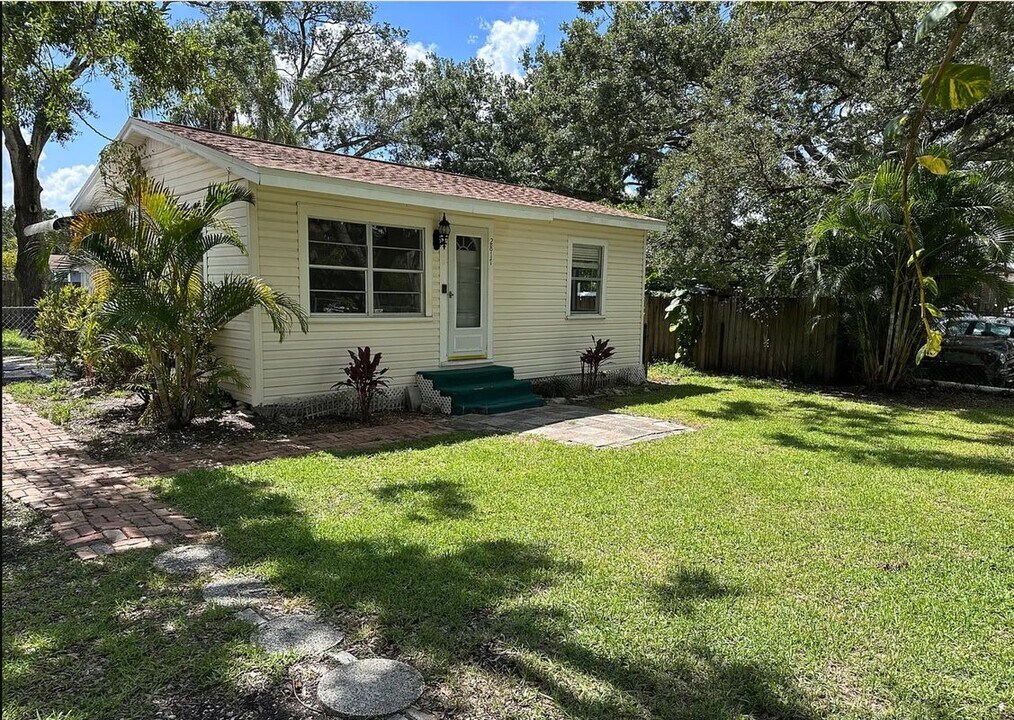 2817 S 64th St in Tampa, FL - Building Photo
