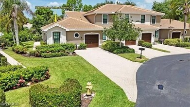 7685 Meadow Lakes Dr in Naples, FL - Building Photo - Building Photo