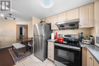 28-2128 Harrison Garden Blvd in Toronto, ON - Building Photo - Building Photo