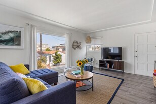 322 27th St in Hermosa Beach, CA - Building Photo