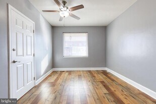 422 Folcroft St in Baltimore, MD - Building Photo