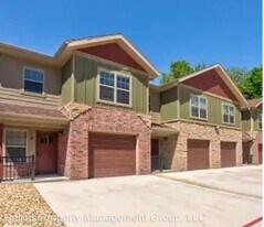 1302 S Lexington Ave