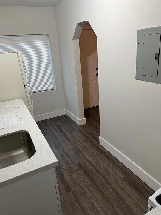 264 SW 19th Rd in Miami, FL - Building Photo
