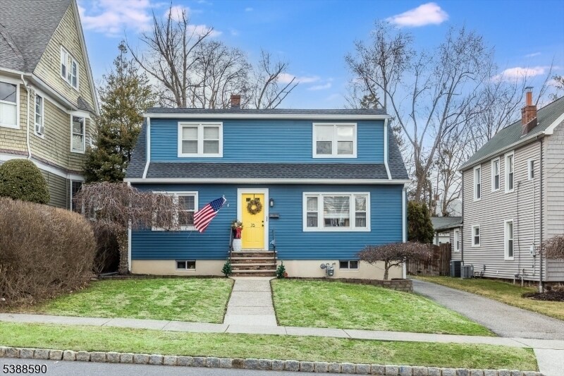 76 Personette Ave in Verona, NJ - Building Photo