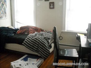 785 Washington St in Brookline, MA - Building Photo - Building Photo