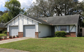 Villas At Pine Hills in Orlando, FL - Building Photo - Primary Photo