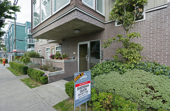 Hudson Mews in Vancouver, BC - Building Photo - Building Photo