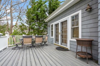75 Fernwood Rd in Larchmont, NY - Building Photo - Building Photo