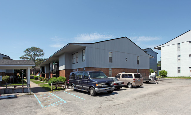 Capri Apartments in Columbia, SC - Foto de edificio - Building Photo