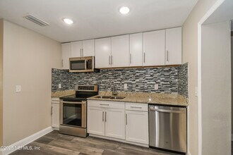 4815 Fredericksburg Ave in Jacksonville, FL - Building Photo - Building Photo