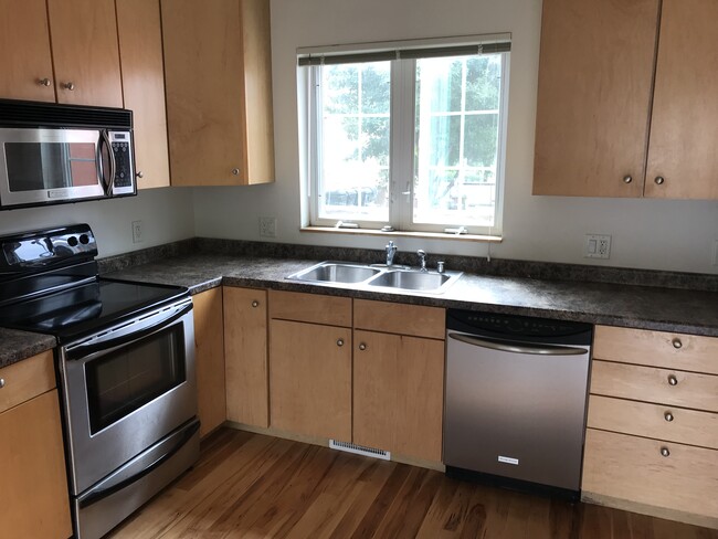18 N Baldwin St, Unit C in Madison, WI - Building Photo - Building Photo