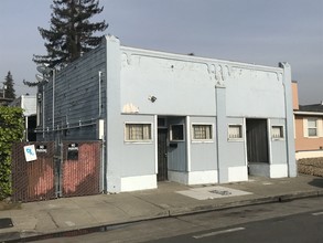 5466 Bancroft Ave in Oakland, CA - Building Photo - Other