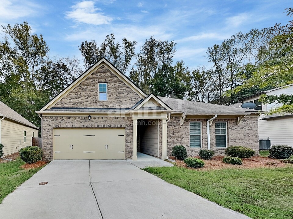 3021 Golf Creek in Villa Rica, GA - Foto de edificio