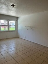 31 NW 21st Pl in Ocala, FL - Foto de edificio - Building Photo