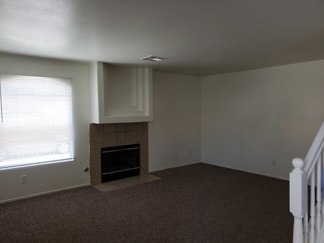 8133 Autumn Star Ave in Las Vegas, NV - Building Photo - Building Photo